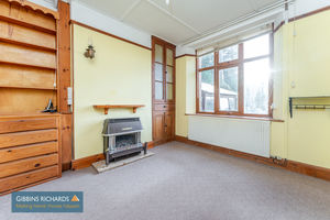 Sitting Room- click for photo gallery